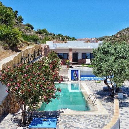 Villa For 4 With A Private Pool & Garden Bedar Bagian luar foto
