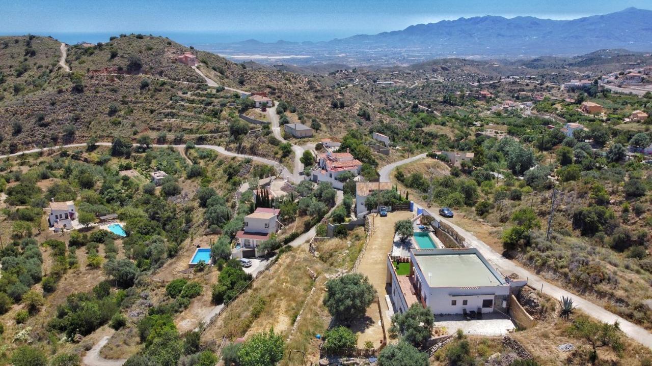 Villa For 4 With A Private Pool & Garden Bedar Bagian luar foto