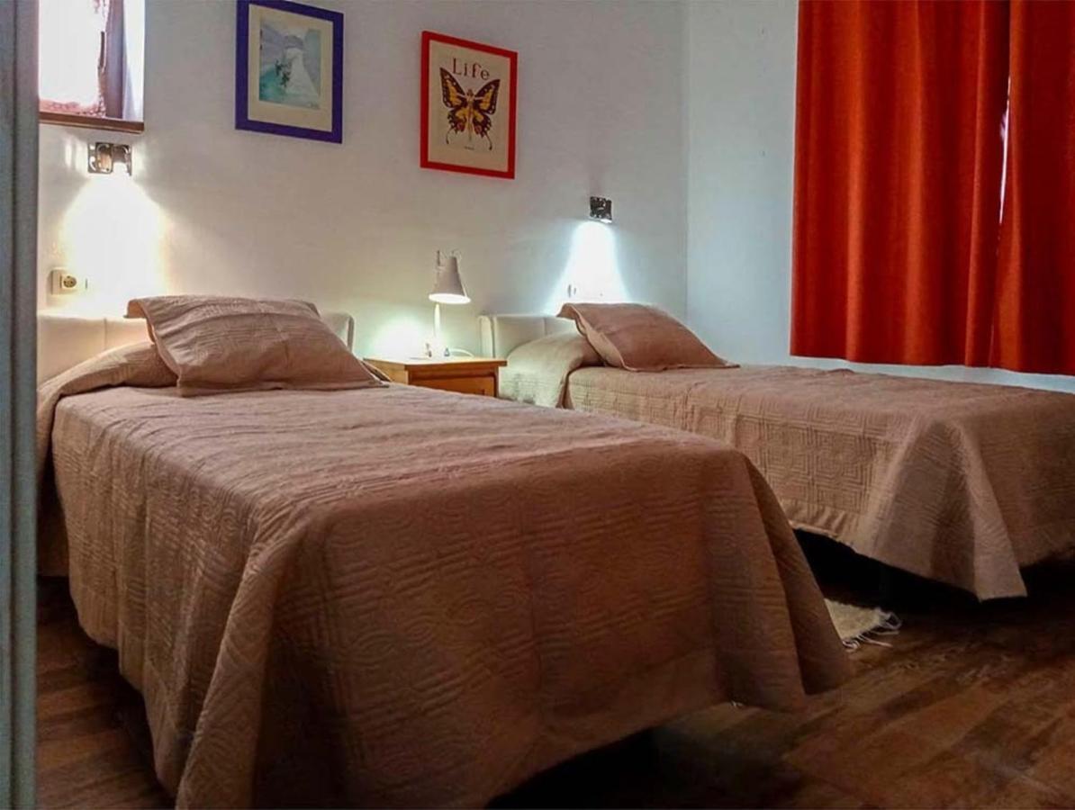Villa For 4 With A Private Pool & Garden Bedar Bagian luar foto